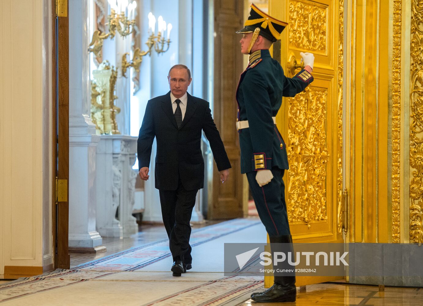 President Vladimir Putin meets with higher military school graduates