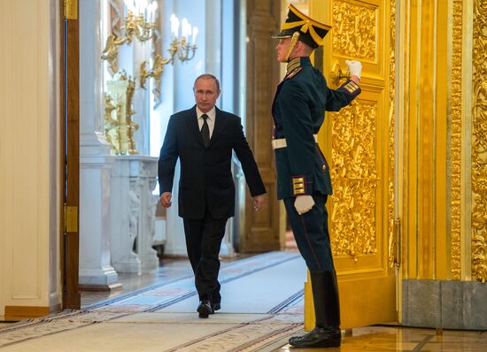 President Vladimir Putin meets with higher military school graduates