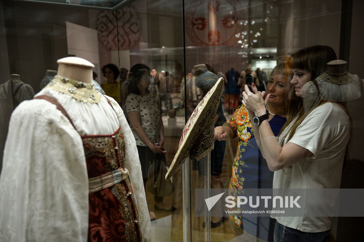 "Festive Clothing of Russia's Peoples" exhibition opens in Moscow