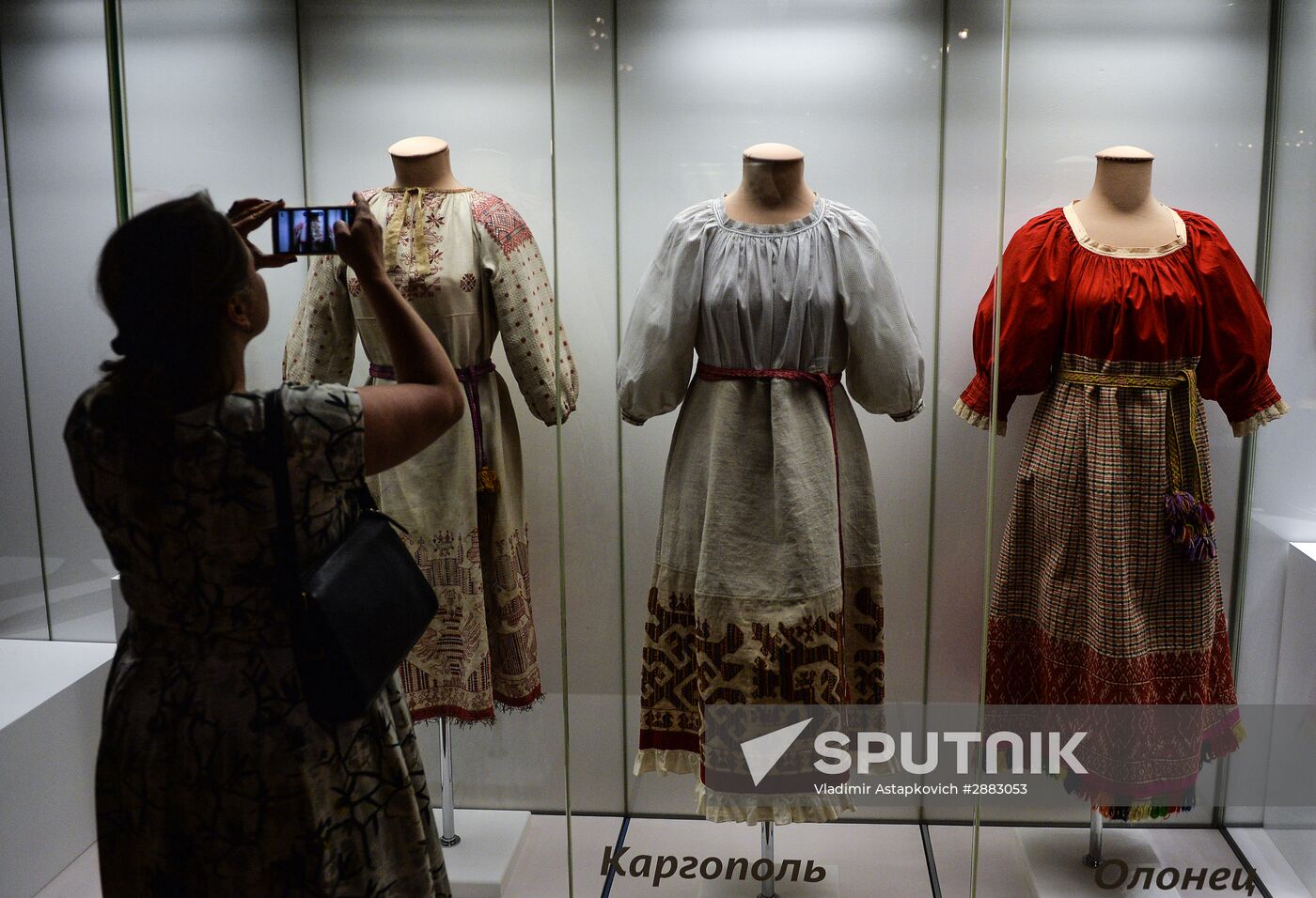 "Festive Clothing of Russia's Peoples" exhibition opens in Moscow
