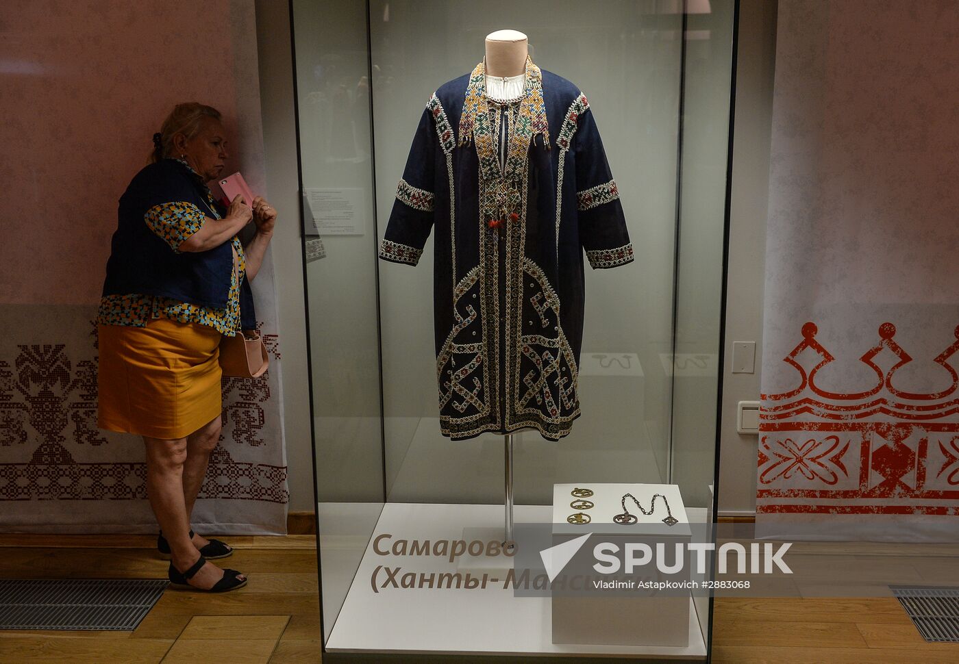 "Festive Clothing of Russia's Peoples" exhibition opens in Moscow