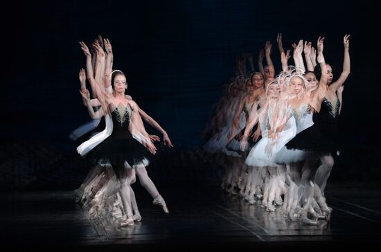 2016 Summer Ballet Seasons open at Russian Academic Youth Theater