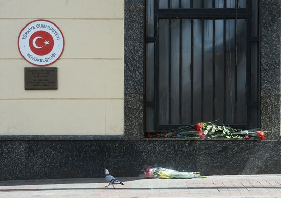 Flowers at Turkish Embassy in Moscow after Istanbul terrorist attack