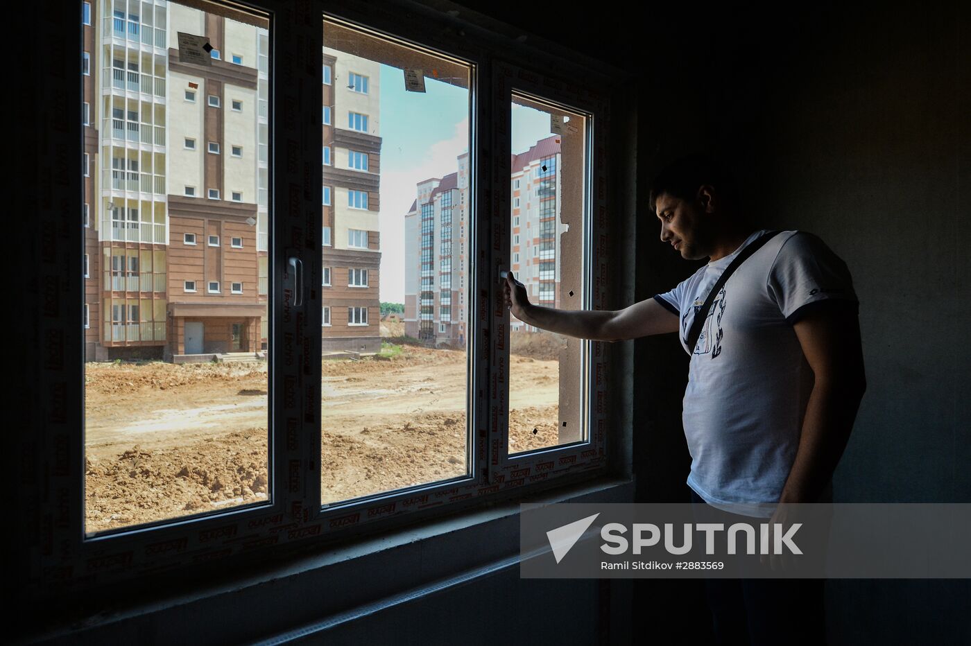 Construction of Gosudarev Dom apartment complex
