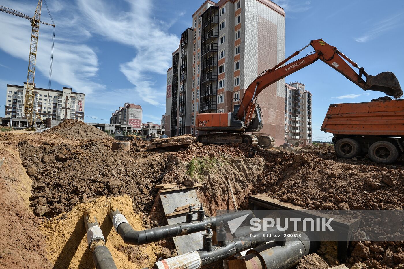 Construction of Gosudarev Dom apartment complex
