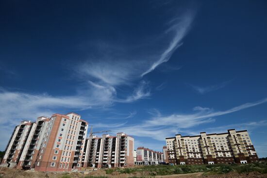 Construction of Gosudarev Dom apartment complex