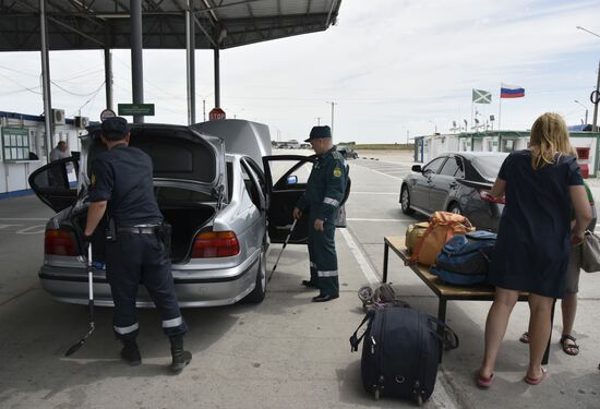 Jankoi border crossing point on Russia-Ukraine border