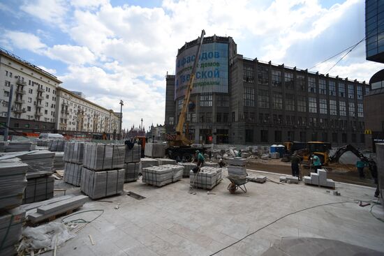 Reconstruction of Tverskaya Street moves on
