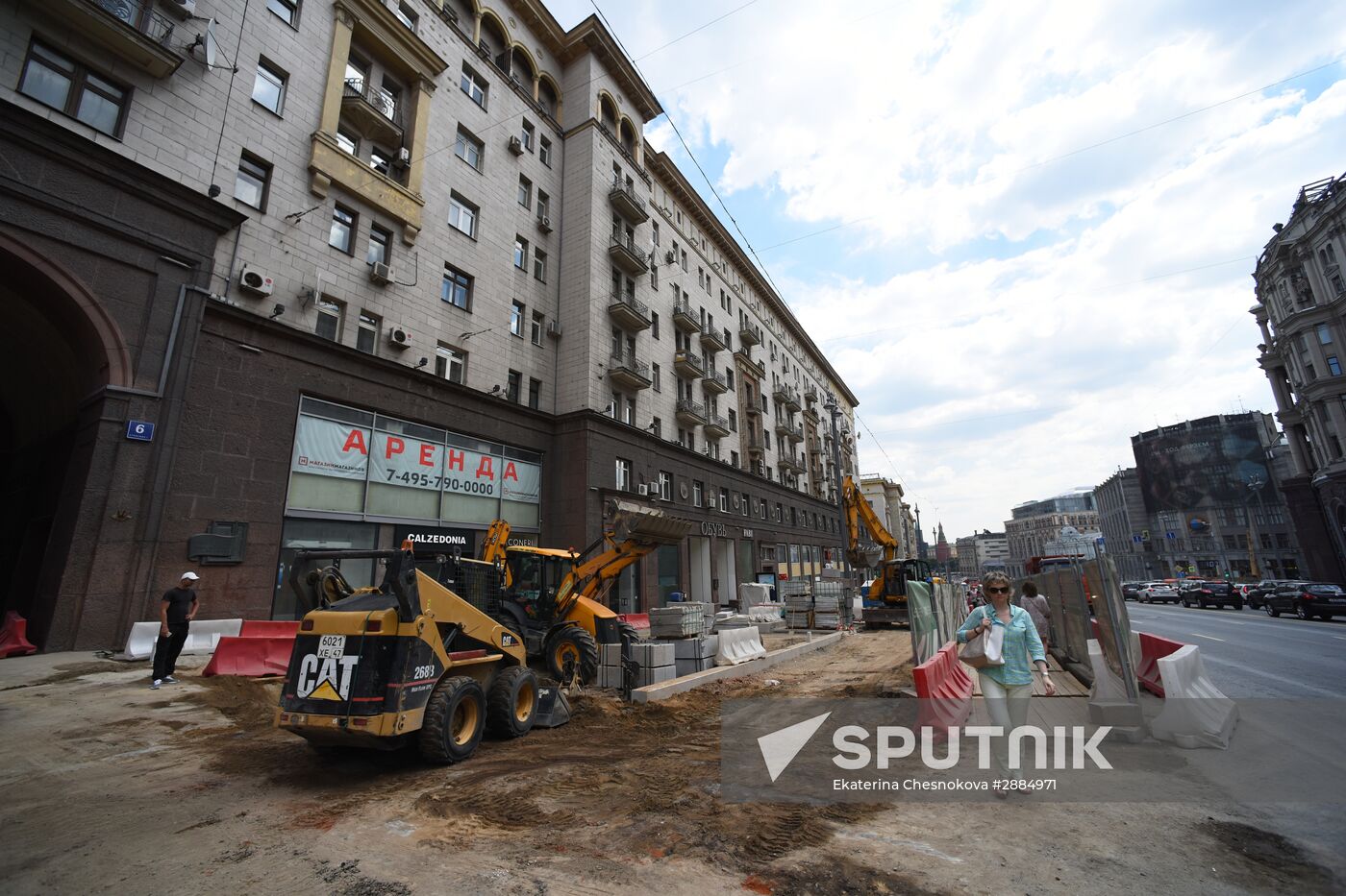 Reconstruction of Tverskaya Street moves on