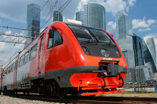 Trains go on test drive on Smaller Moscow Belt Railway