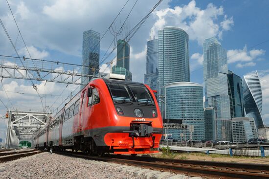 Test-driving Lastochka trains on Smaller Moscow Belt Railway