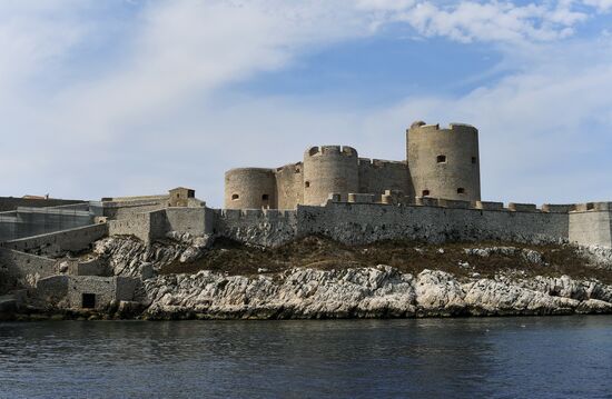 Cities of the world. Marseille
