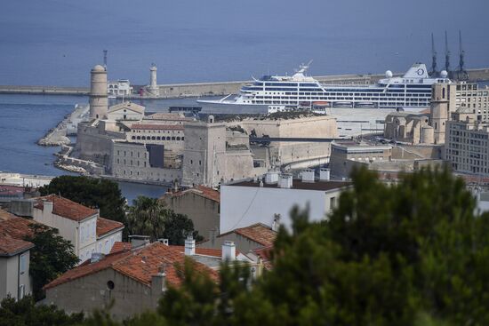 Cities of the world. Marseille