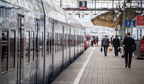 New suburban trains start operating and departing from Moscow Kiyevskaya railway station
