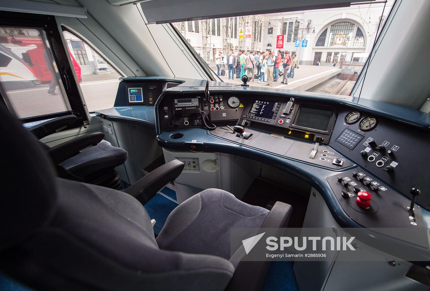 New suburban trains start operating and departing from Moscow Kiyevskaya railway station