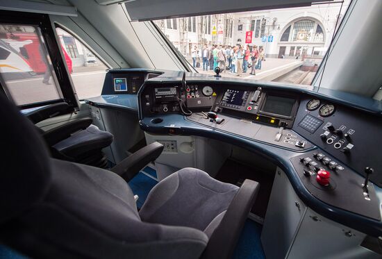 New suburban trains start operating and departing from Moscow Kiyevskaya railway station