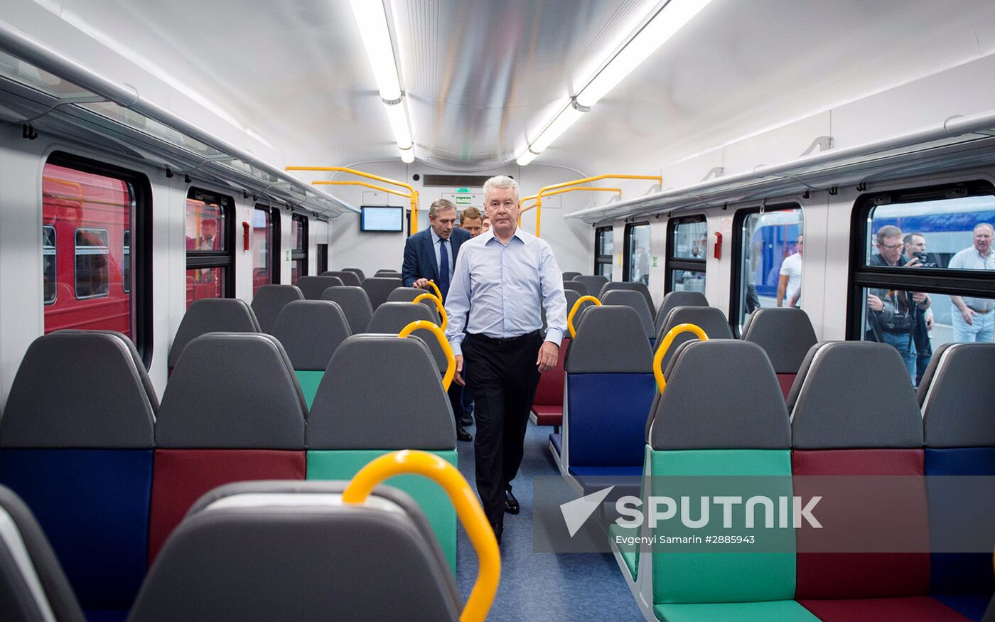 New suburban trains start operating and departing from Moscow Kiyevskaya railway station