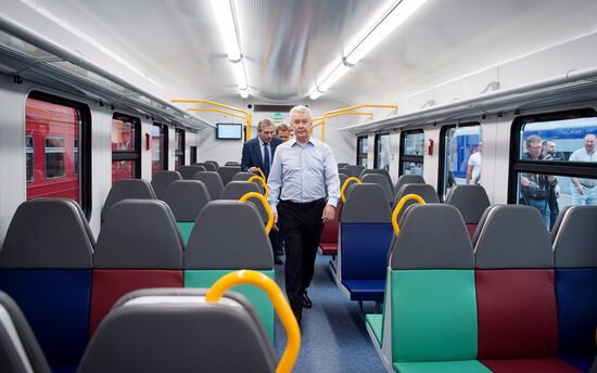 New suburban trains start operating and departing from Moscow Kiyevskaya railway station