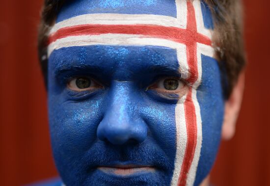 Watching Euro 2016 match France vs. Iceland in Reykjavik