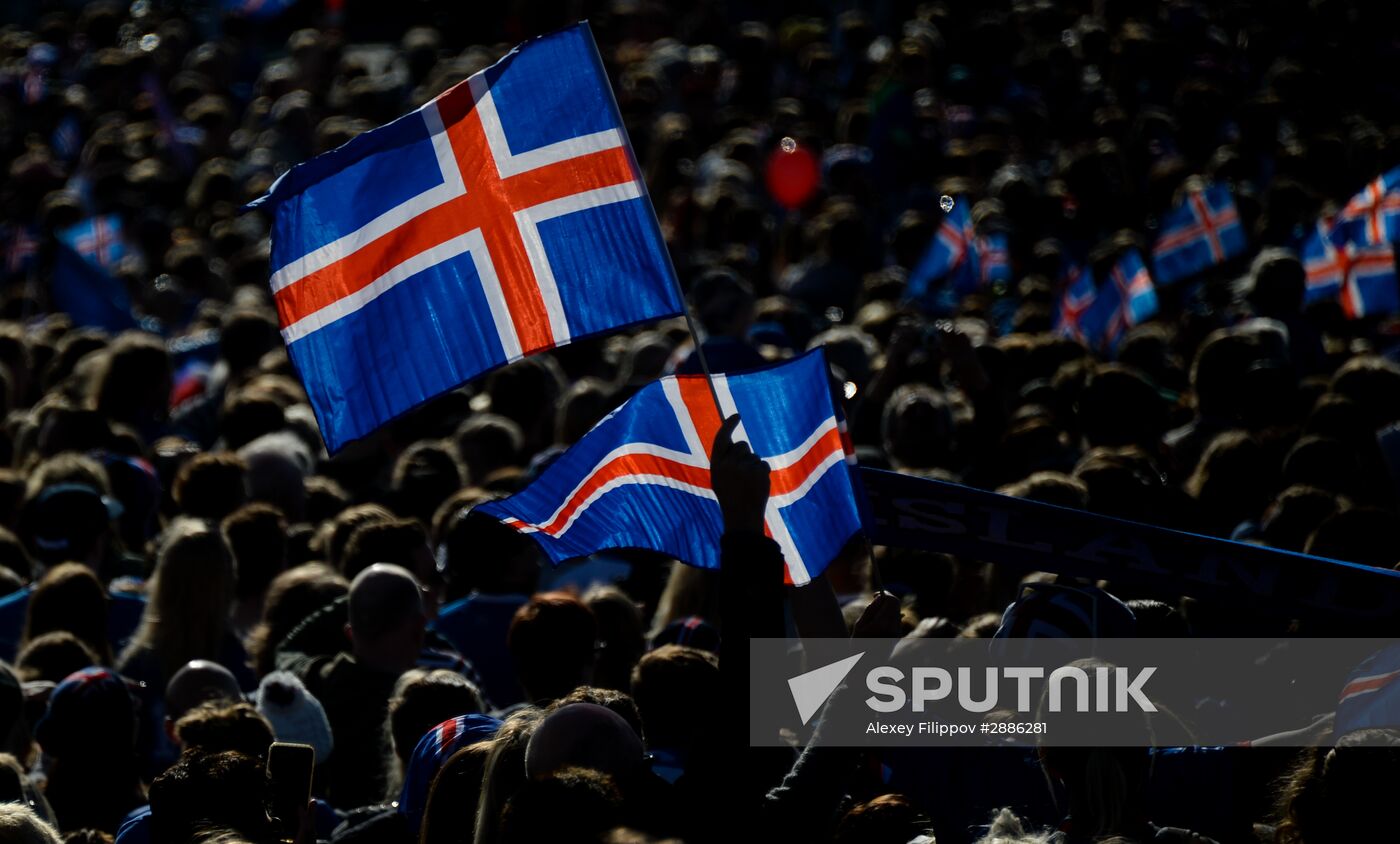 Watching Euro 2016 match France vs. Iceland in Reykjavik