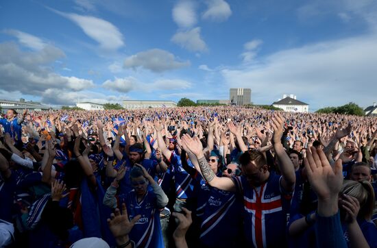 Watching Euro 2016 match France vs. Iceland in Reykjavik