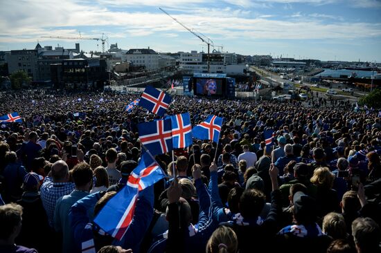 Watching Euro 2016 match France vs. Iceland in Reykjavik