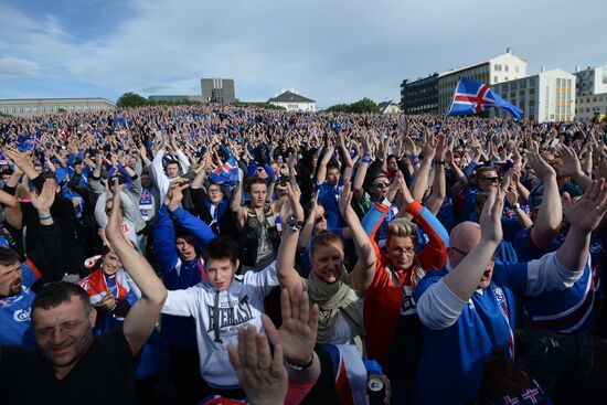 Watching Euro 2016 match France vs. Iceland in Reykjavik