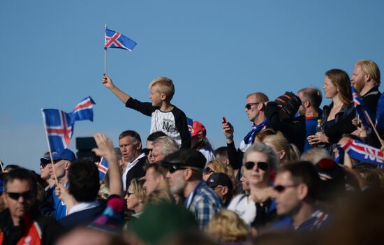 Watching Euro 2016 match France vs. Iceland in Reykjavik