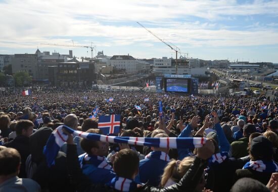 Watching Euro 2016 match France vs. Iceland in Reykjavik