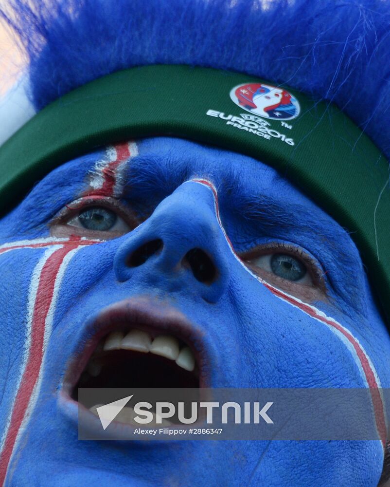 Watching Euro 2016 match France vs. Iceland in Reykjavik