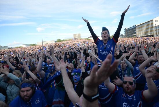 Watching Euro 2016 match France vs. Iceland in Reykjavik