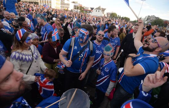 Watching Euro 2016 match France vs. Iceland in Reykjavik