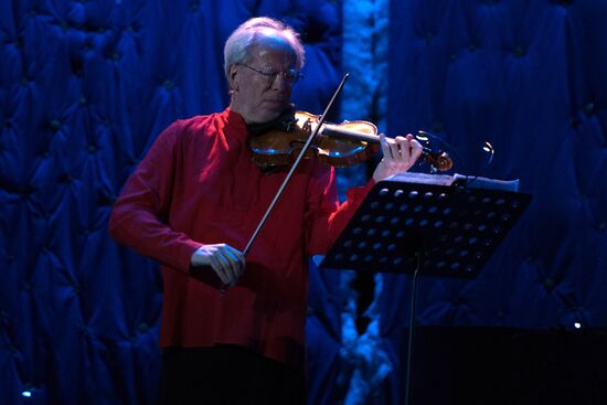 Slava Polunin's and Gidon Kremer's show "Snow Symphony" performed in Sochi