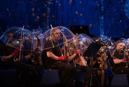 Slava Polunin's and Gidon Kremer's show "Snow Symphony" performed in Sochi