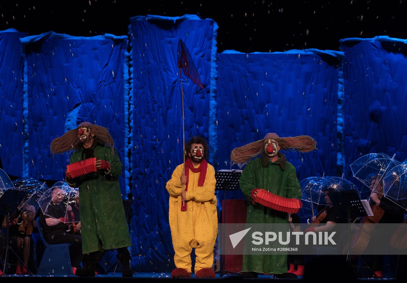 Slava Polunin's and Gidon Kremer's show "Snow Symphony" performed in Sochi