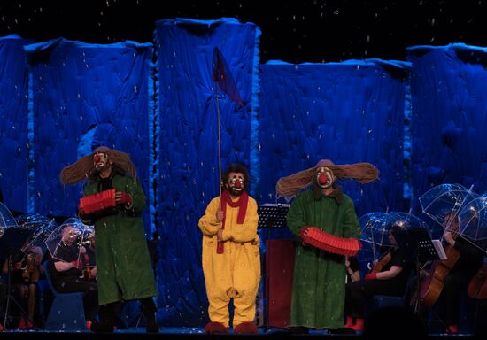 Slava Polunin's and Gidon Kremer's show "Snow Symphony" performed in Sochi