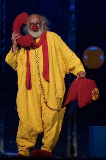 Slava Polunin's and Gidon Kremer's show "Snow Symphony" performed in Sochi