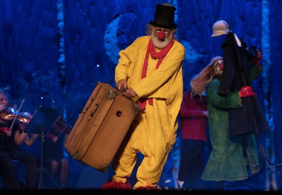 Slava Polunin's and Gidon Kremer's show "Snow Symphony" performed in Sochi