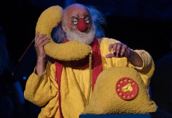 Slava Polunin's and Gidon Kremer's show "Snow Symphony" performed in Sochi