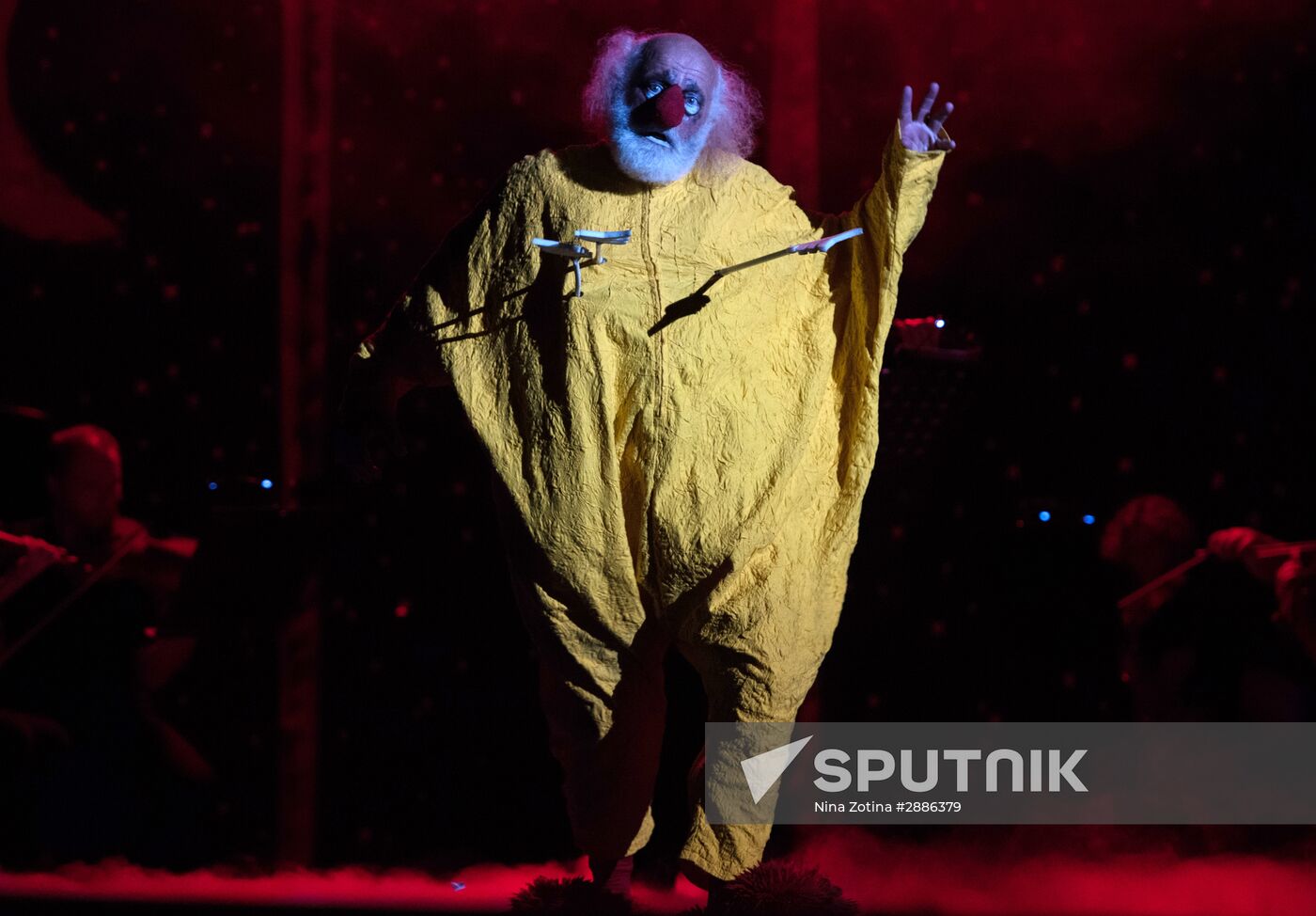 Slava Polunin's and Gidon Kremer's show "Snow Symphony" performed in Sochi