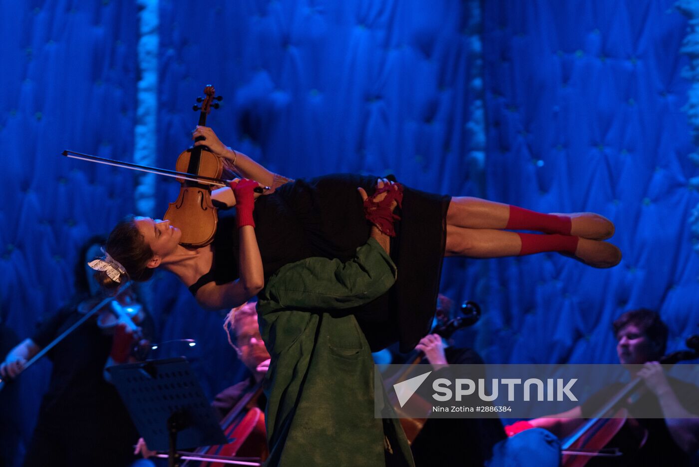 Slava Polunin's and Gidon Kremer's show "Snow Symphony" performed in Sochi