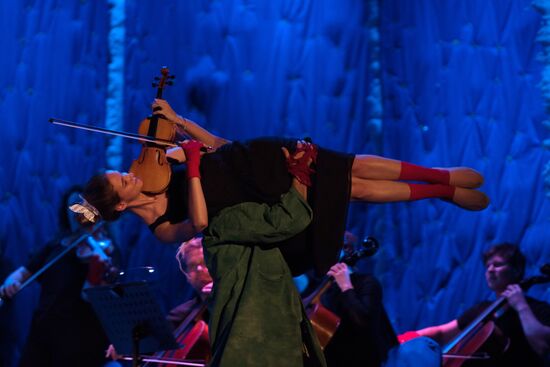 Slava Polunin's and Gidon Kremer's show "Snow Symphony" performed in Sochi