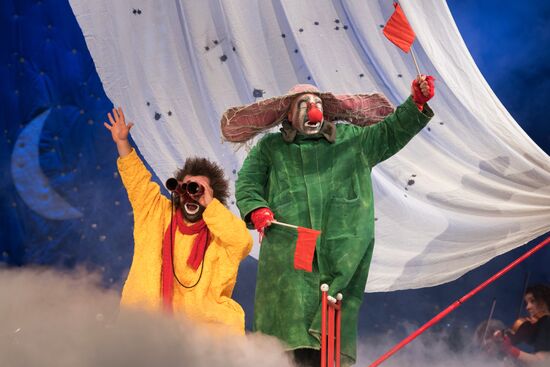 Slava Polunin's and Gidon Kremer's show "Snow Symphony" performed in Sochi
