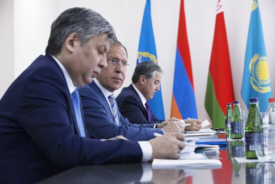 Russian Foreign Minister Sergei Lavrov visits Armenia