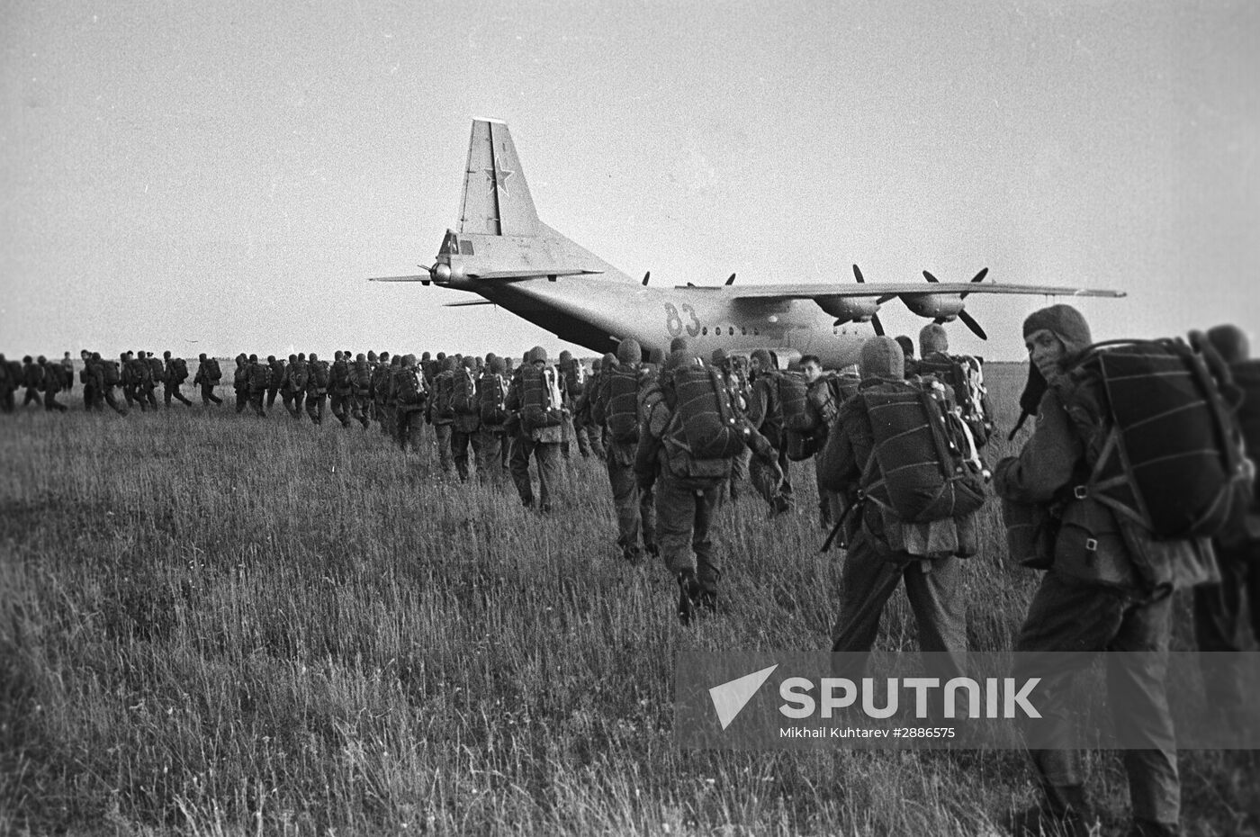 Soviet airborne troops during exercises