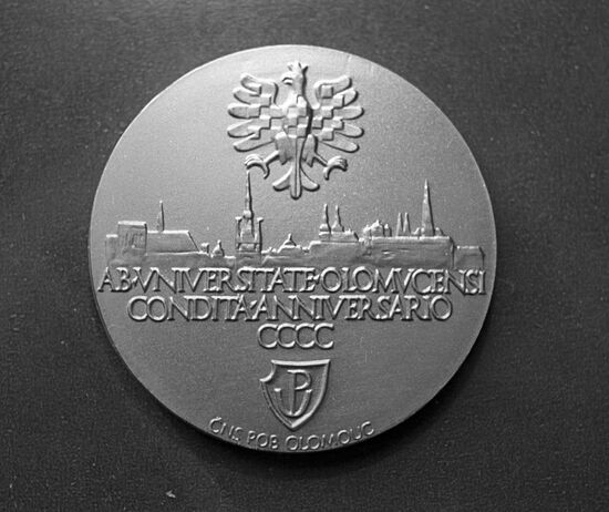 Gold Medal of International Union of Speleology