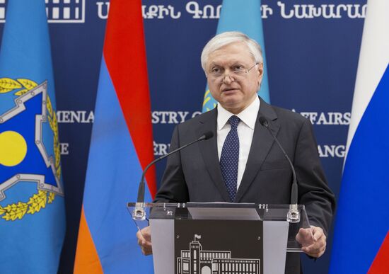 Russian Foreign Minister Sergei Lavrov visits Armenia