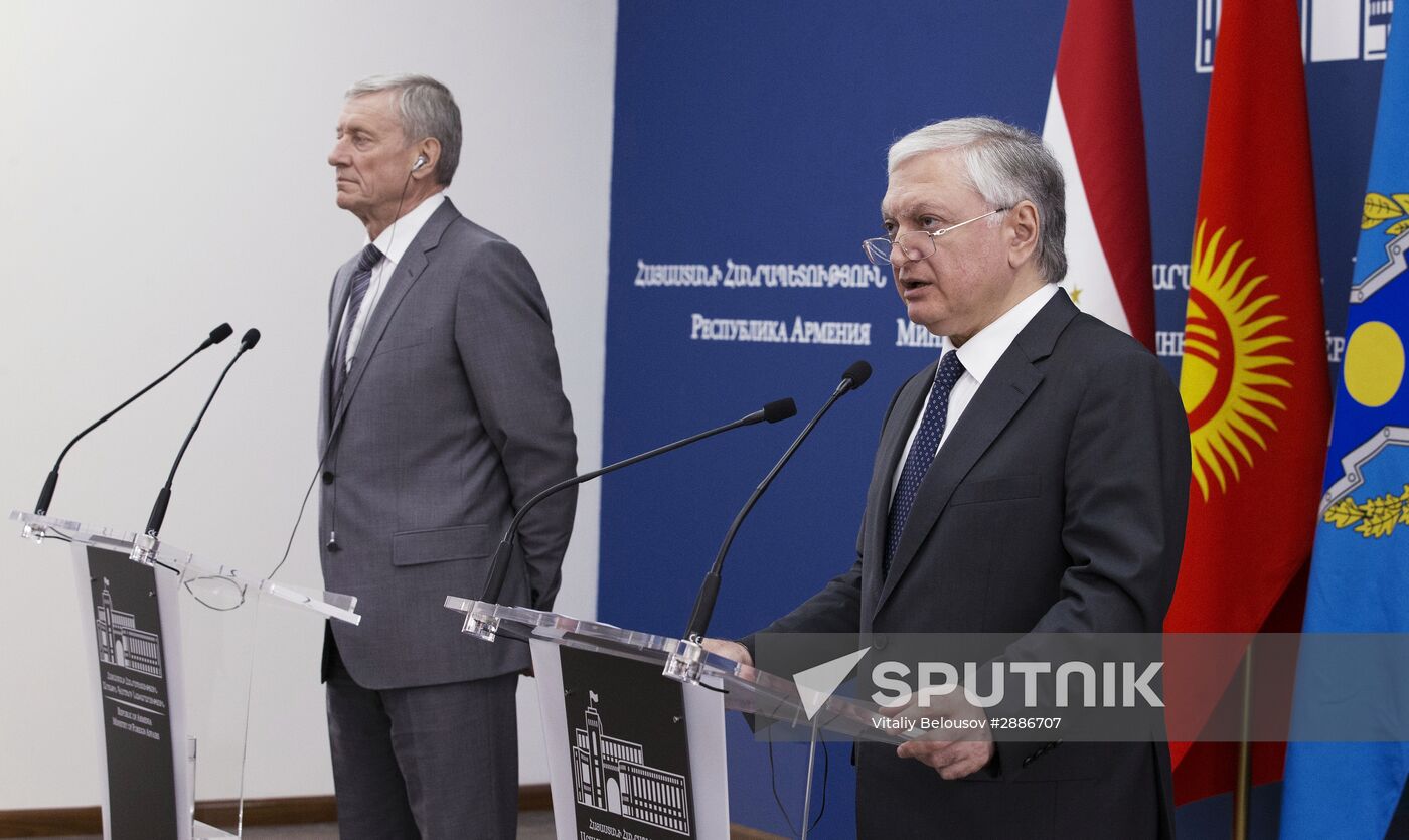 Russian Foreign Minister Sergei Lavrov visits Armenia