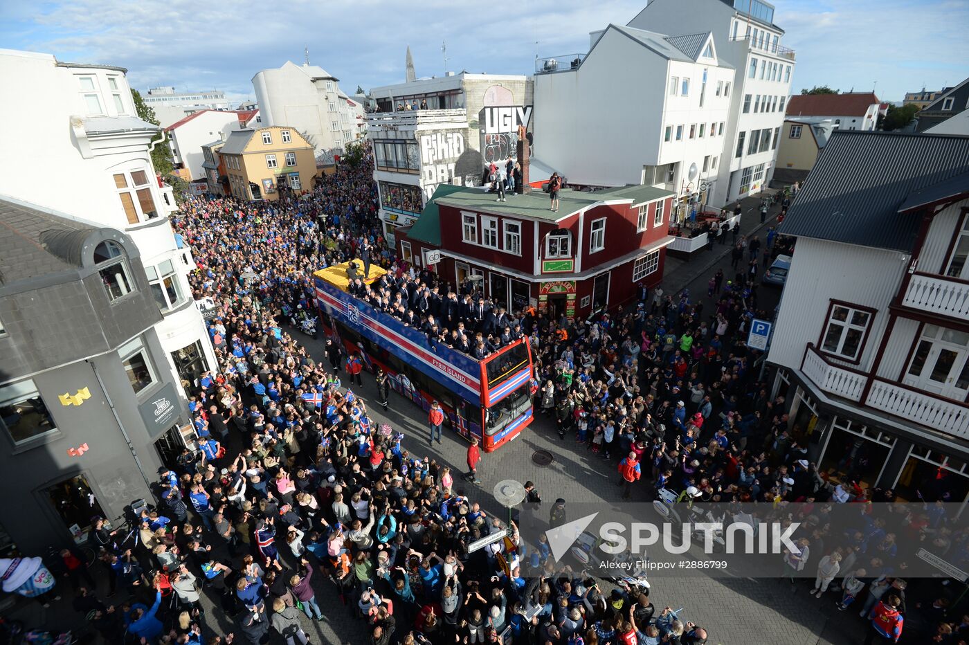 Icelandic national football team greeted by fans after returning from Euro 2016