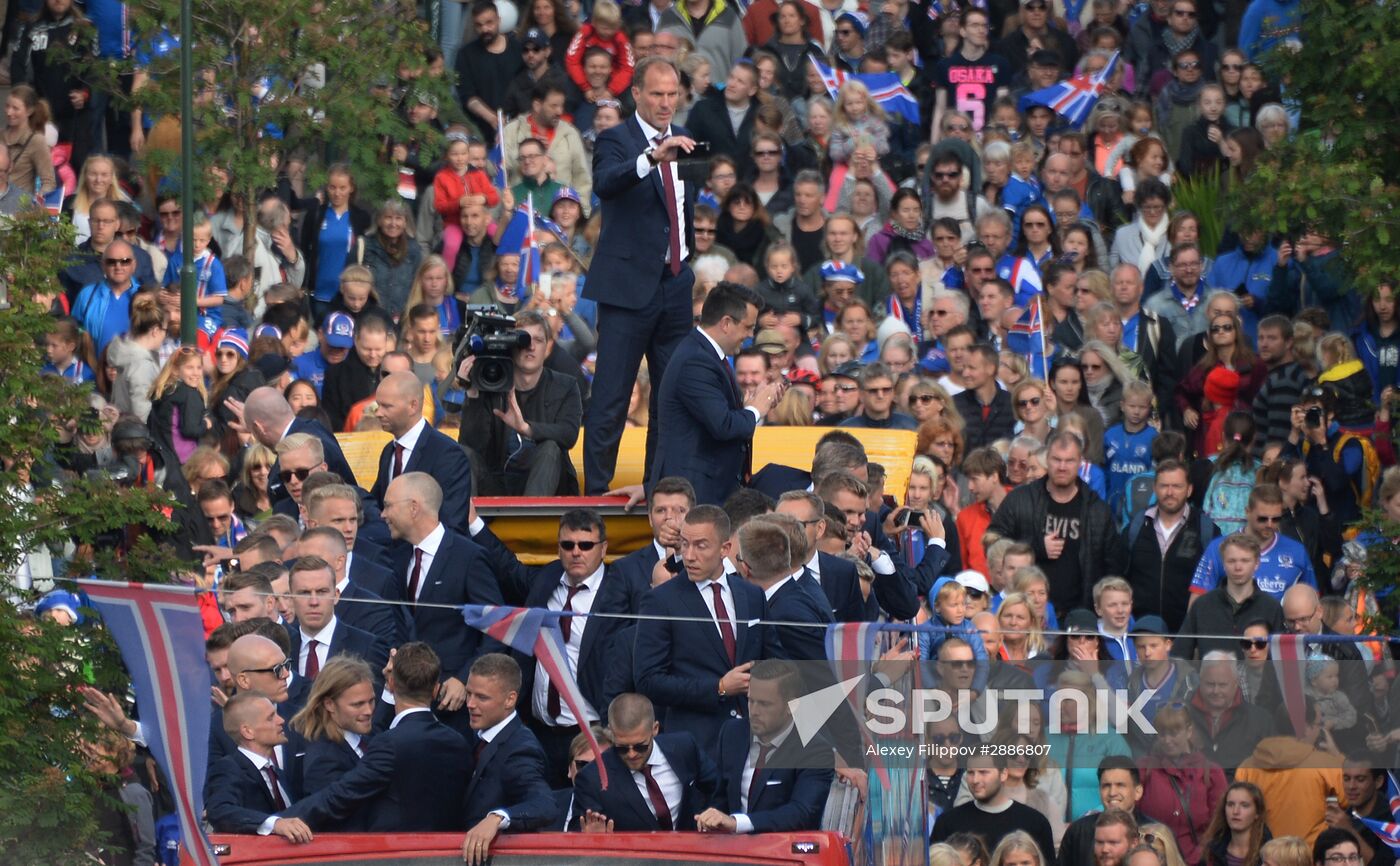 Icelandic national football team greeted by fans after returning from Euro 2016